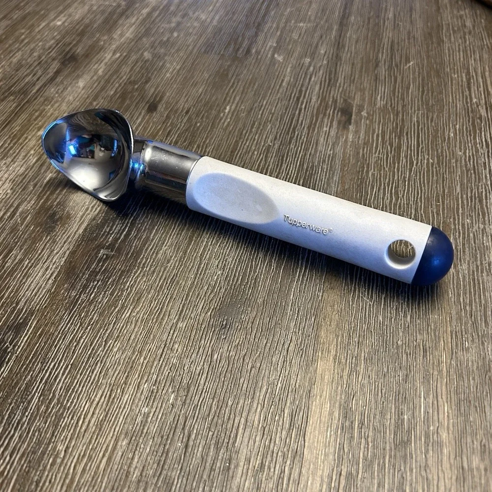 Tupperware Ice Cream Scoop 3045  White Full Size Heavy Duty Blue Tip Scooper VG